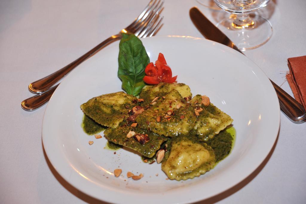 Locanda Rurale Santa Marta อาโวลา ภายนอก รูปภาพ