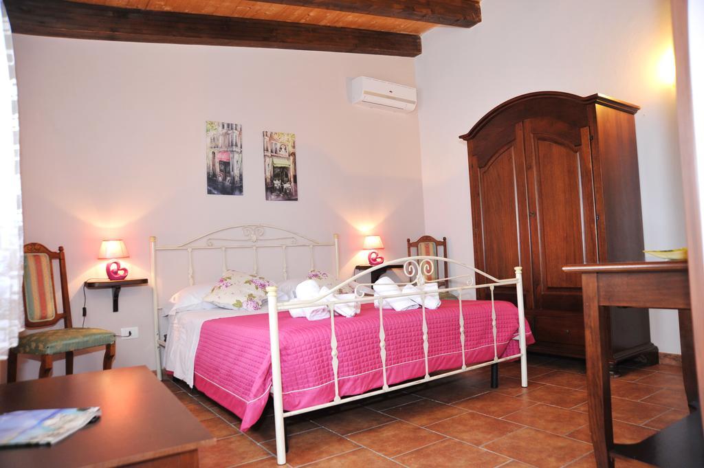 Locanda Rurale Santa Marta อาโวลา ภายนอก รูปภาพ