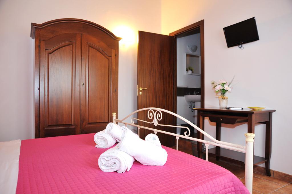 Locanda Rurale Santa Marta อาโวลา ภายนอก รูปภาพ