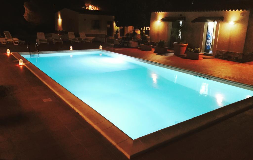 Locanda Rurale Santa Marta อาโวลา ภายนอก รูปภาพ