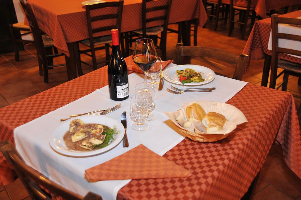 Locanda Rurale Santa Marta อาโวลา ภายนอก รูปภาพ